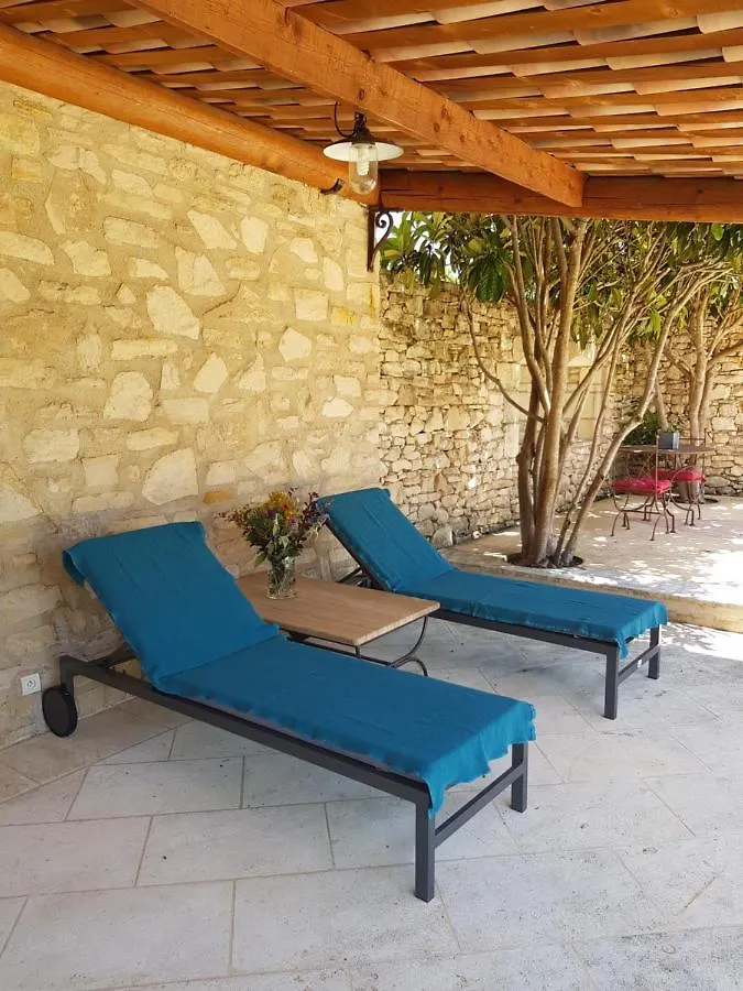 Les Nefliers Chambre D'Hotes Bed & Breakfast Cereste
