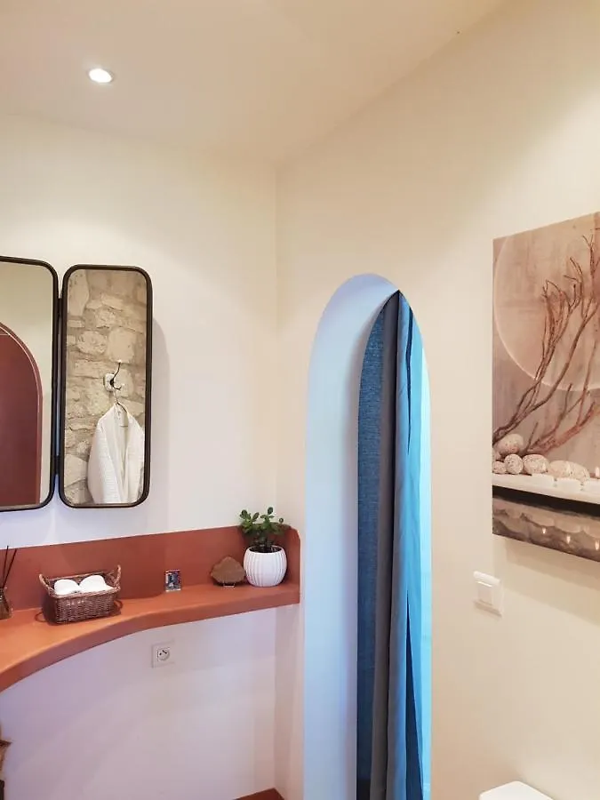 Les Nefliers Chambre D'Hotes Bed and Breakfast Céreste 0*,